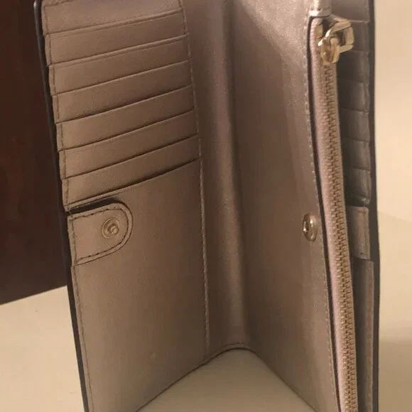 KATE SPADE PINK LEATHER SCALLOP WALLET ~ LARGE ~ 14 CARD SLOTS ~ GOLD INTERIOR - Picture 4 of 10